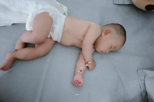 白山怀孕多久肚子会胀气
